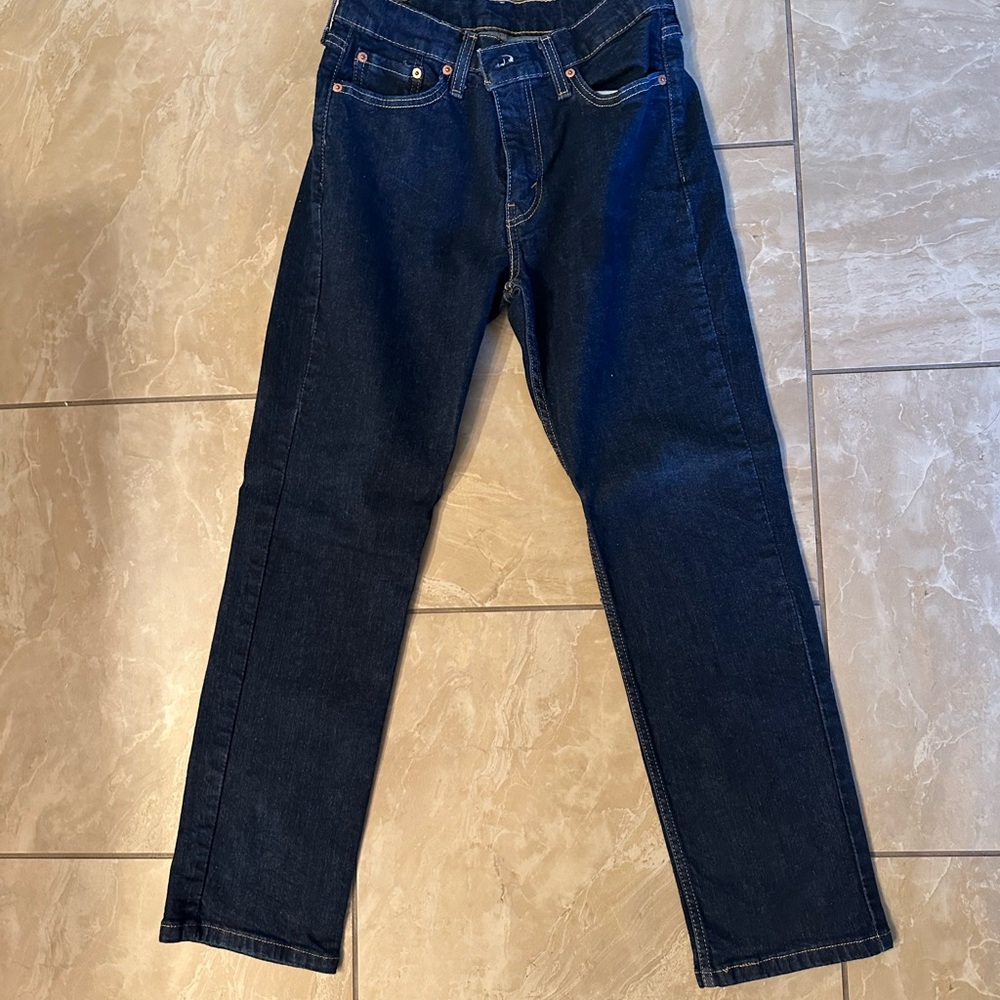 Levi’s Men's Blue Jeans style 514 size 30X29 slim straight dark wash